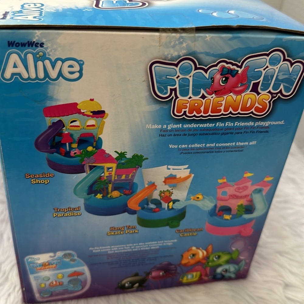 New Fin Fin Friends interactive Aquarium Seaside Shop - Picture 16 of 16